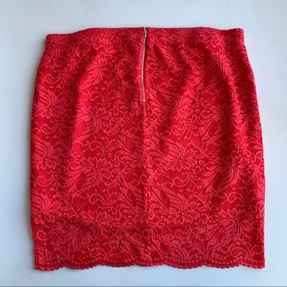 Torrid NWT Red Lace Mini Pencil Skirt Zipper Business Cocktail Fun Size 4 - Picture 4 of 7